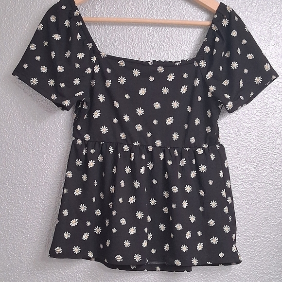 No Boundaries Junior's  Black Floral Smock Top   Size M(7-9) - Picture 4 of 7